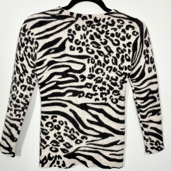 Charter Club - 100% Cashmere Sweater Animal Print - Size: Small but fits like XS - Picture 3 of 4